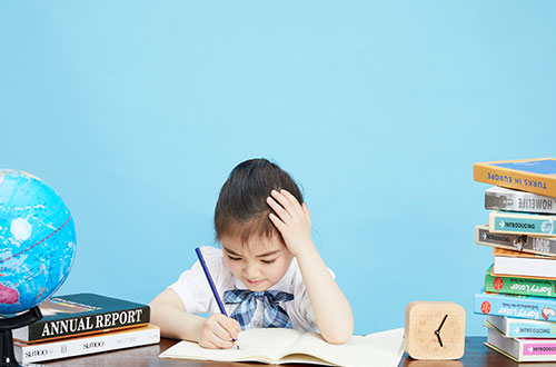 張家口新世紀職業(yè)學校每年都有補助是真的嗎？學校的幼師專業(yè)怎么樣？