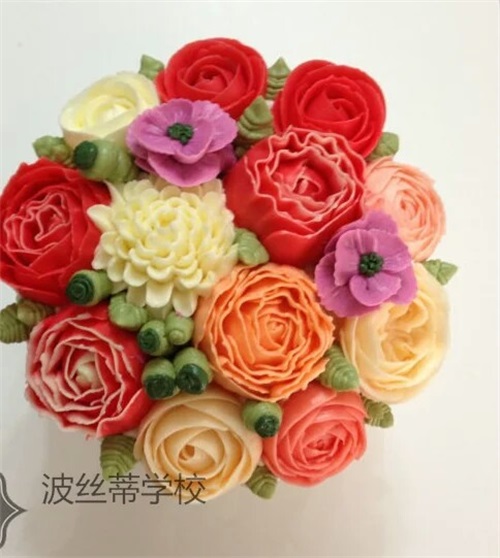 煙臺(tái)波斯蒂糕點(diǎn)培訓(xùn)學(xué)校韓式裱花班開班啦！趕快來圍觀！
