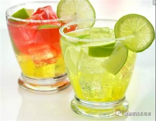 煙臺(tái)波絲蒂學(xué)校7月22日時(shí)尚冰品冷飲咖啡班開(kāi)課啦！
