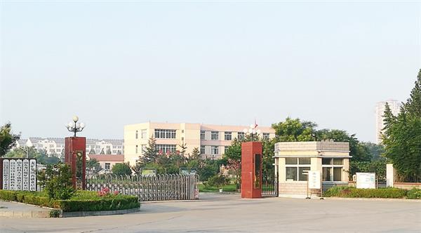 山東龍口礦業(yè)集團高級技工學校是全日制嗎？