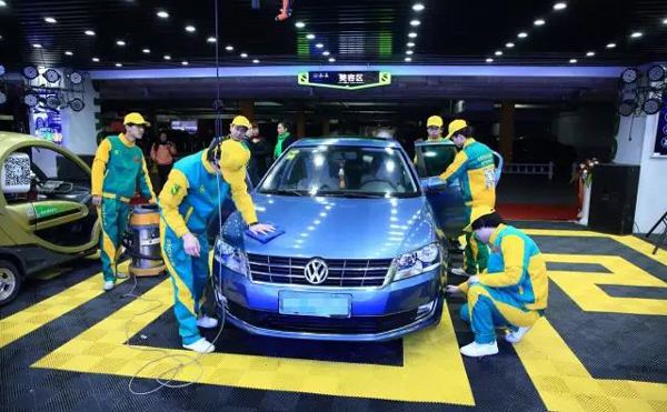 想學(xué)汽車運(yùn)用與維修專業(yè)？就選邢臺(tái)汽修服裝學(xué)校！