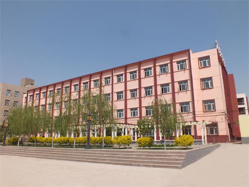  張家口工程技術(shù)學(xué)校升學(xué)與就業(yè)方便嗎？