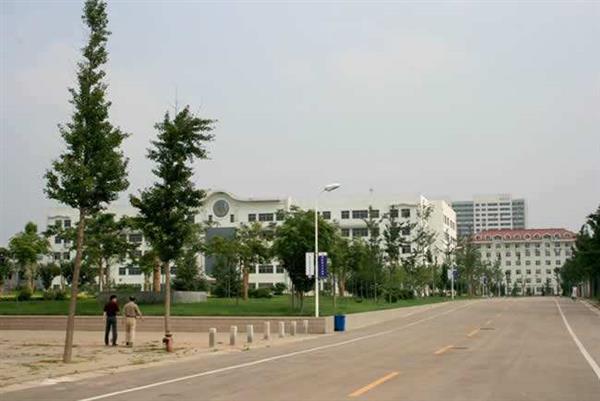 青島飛洋職業(yè)技術(shù)學(xué)院有哪些辦學(xué)特色？有什么學(xué)生福利？