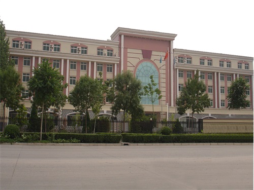 保定新興工業(yè)技工學(xué)校貧困生可以上嗎？   